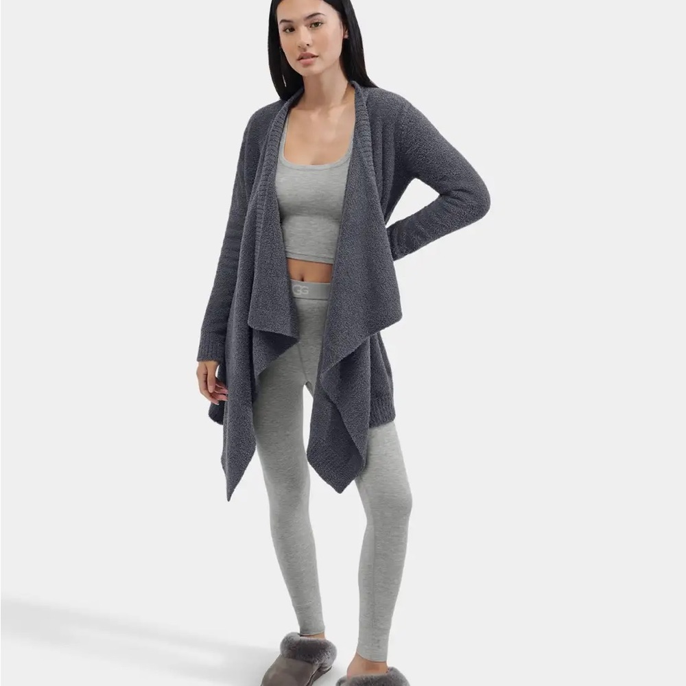 Ugg Phoebe Wrap II size M NWT